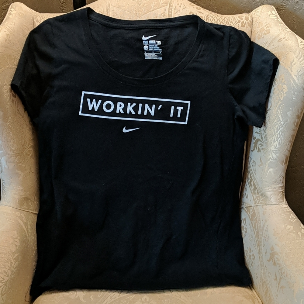 Nike Large Athletic Fit Workin' It Black T-shirt